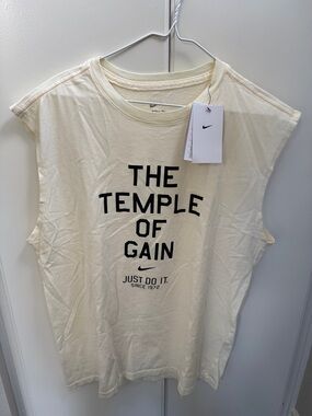 Nike Men Short Sleeve Muscle Tee in Cream with Black Print